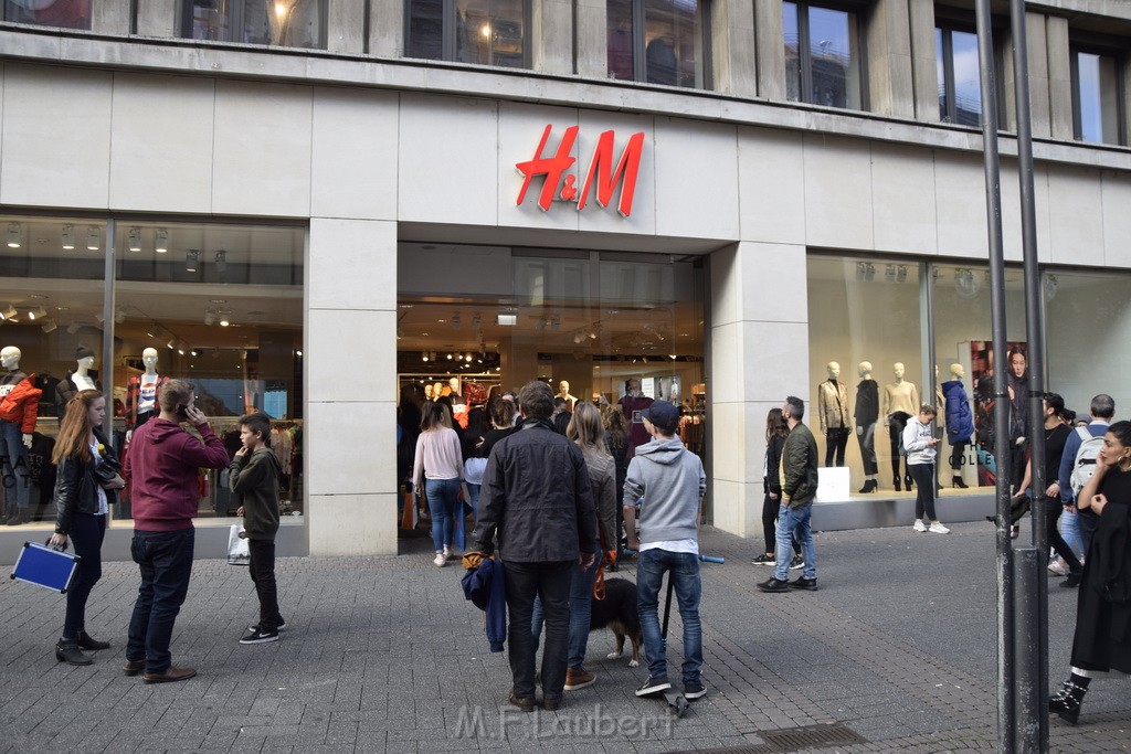 Bombendrohung H-M Koeln Mitte Schildergadde P04.JPG - Miklos Laubert